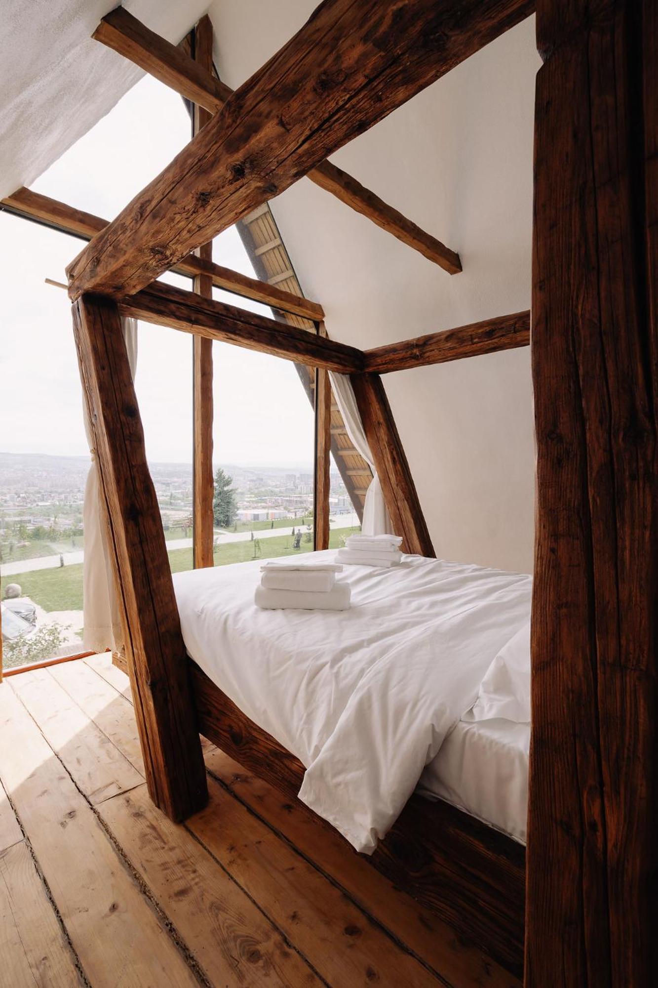 Chalet Echoes Of Vladicu *