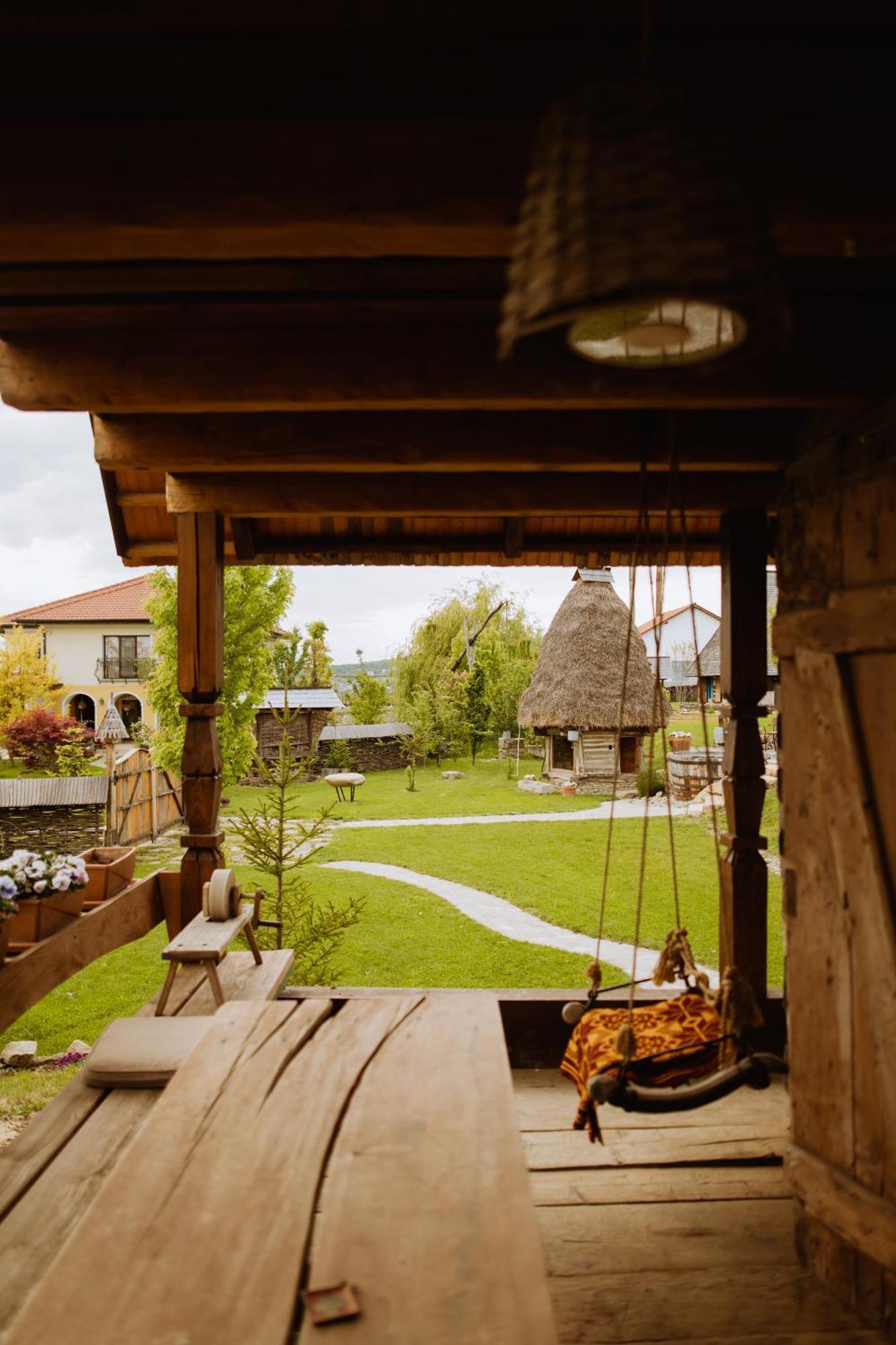 Echoes Of Vladicu Chalet *